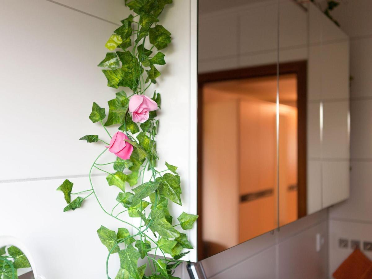 Апартаменты Sunny Flat In Bad Driburg With Garden Экстерьер фото